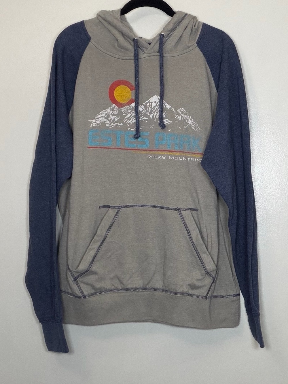 Estes Park Graphic Hooded Pullover Sweatshirt - Gray/Blue